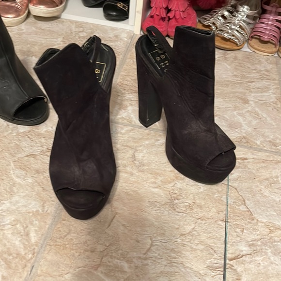 ShuShop Shoes - Open toed booties